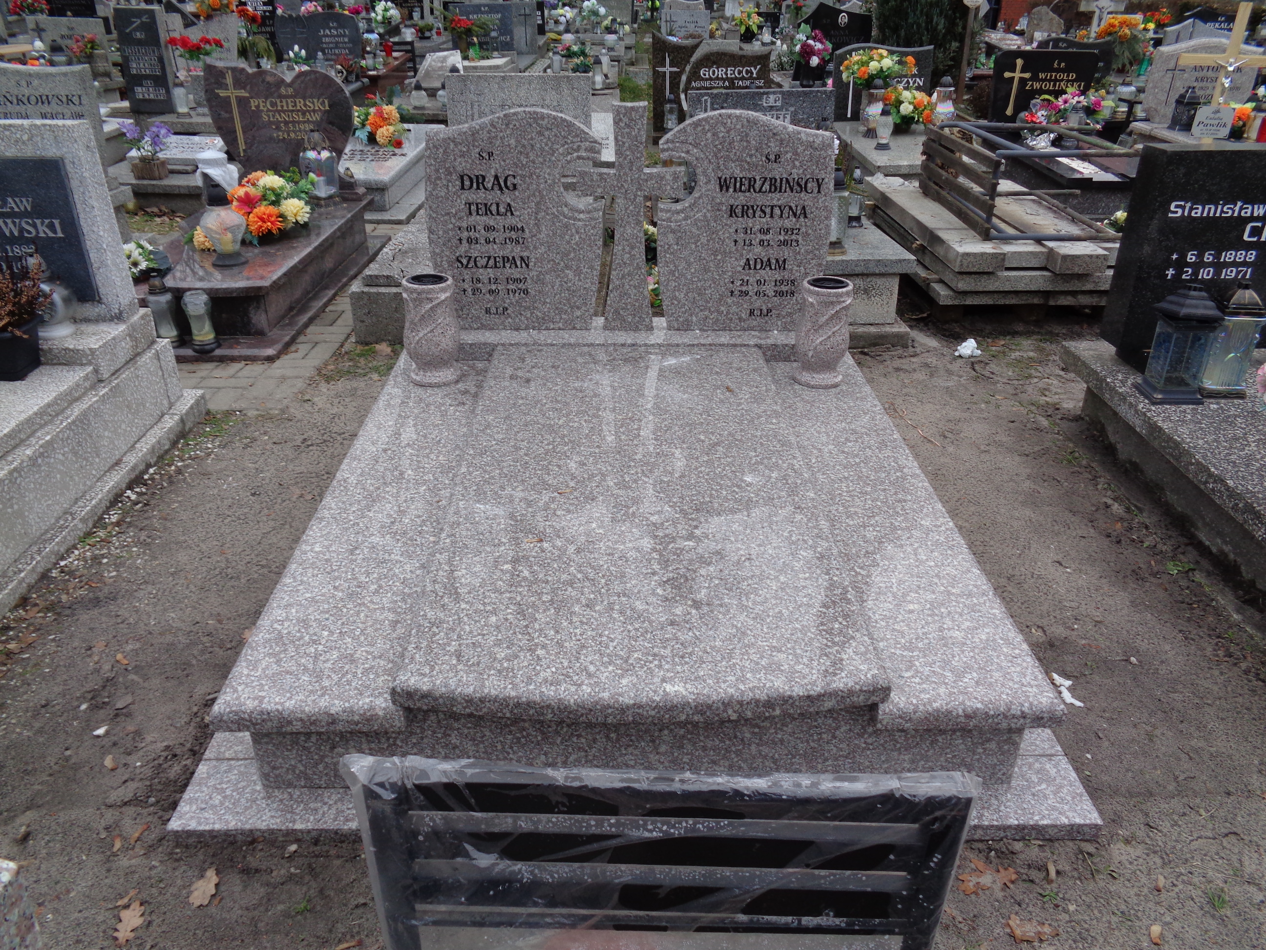 Grób Adam Wierzbiński