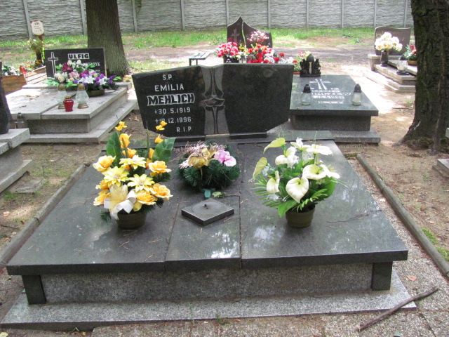 Grób Zdzisław Kowalewski